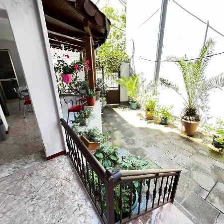 Grand Veranda *