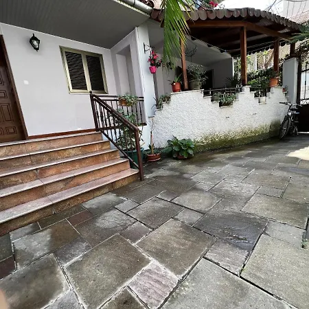 Grand Veranda *
