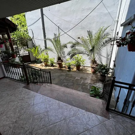 Grand Veranda *