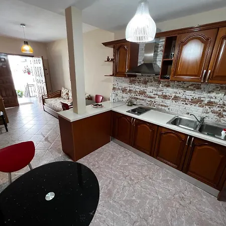 Grand Veranda Apartment Tirana